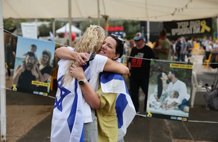 Israel y Hamas acuerdan alto al fuego y liberan rehenes en Gaza