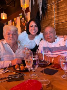 Imaray Ulloa celebra la llegada de sus abuelos a Estados Unidos: “Hoy soy una mujer completamente feliz”
