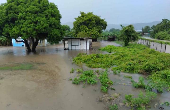 Lluvias intensas dejan inundaciones en Pilón, Granma