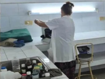 Saquean laboratorio de microbiología del Hospital Diez de Octubre