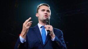 Florida acuerda pagar 485 000 dólares a bióloga despedida por publicación en redes sobre Charlie Kirk