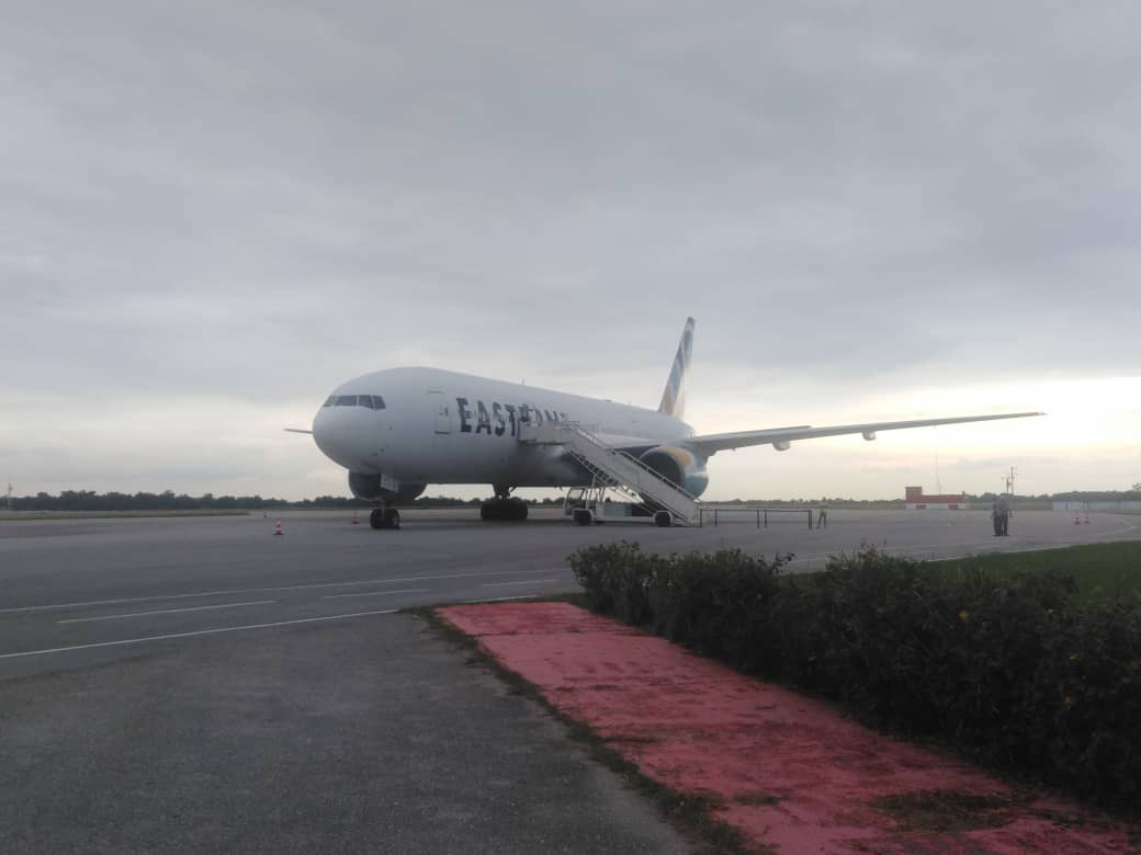 Estados Unidos deporta a Cuba a 232 migrantes irregulares en décima operación aérea del año