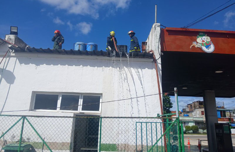 Se desató incendio en el servicentro El Capiro de Santa Clara