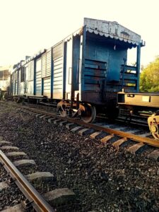 Descarrilamiento de tren de carga en Villa Clara paraliza ruta Holguín-La Habana