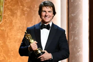 Tom Cruise recibe Oscar honorario en los Governors Awards 2025
