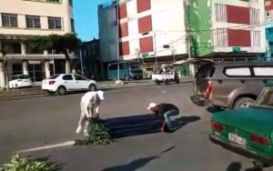 Féretro cae de carro fúnebre en plena vía pública de La Habana y desata indignación ciudadana