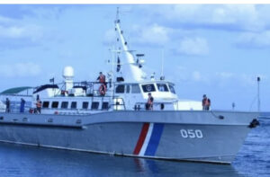 Hallan embarcación abandonada en Cayo Cruz y autoridades marítimas convocan a posibles propietarios