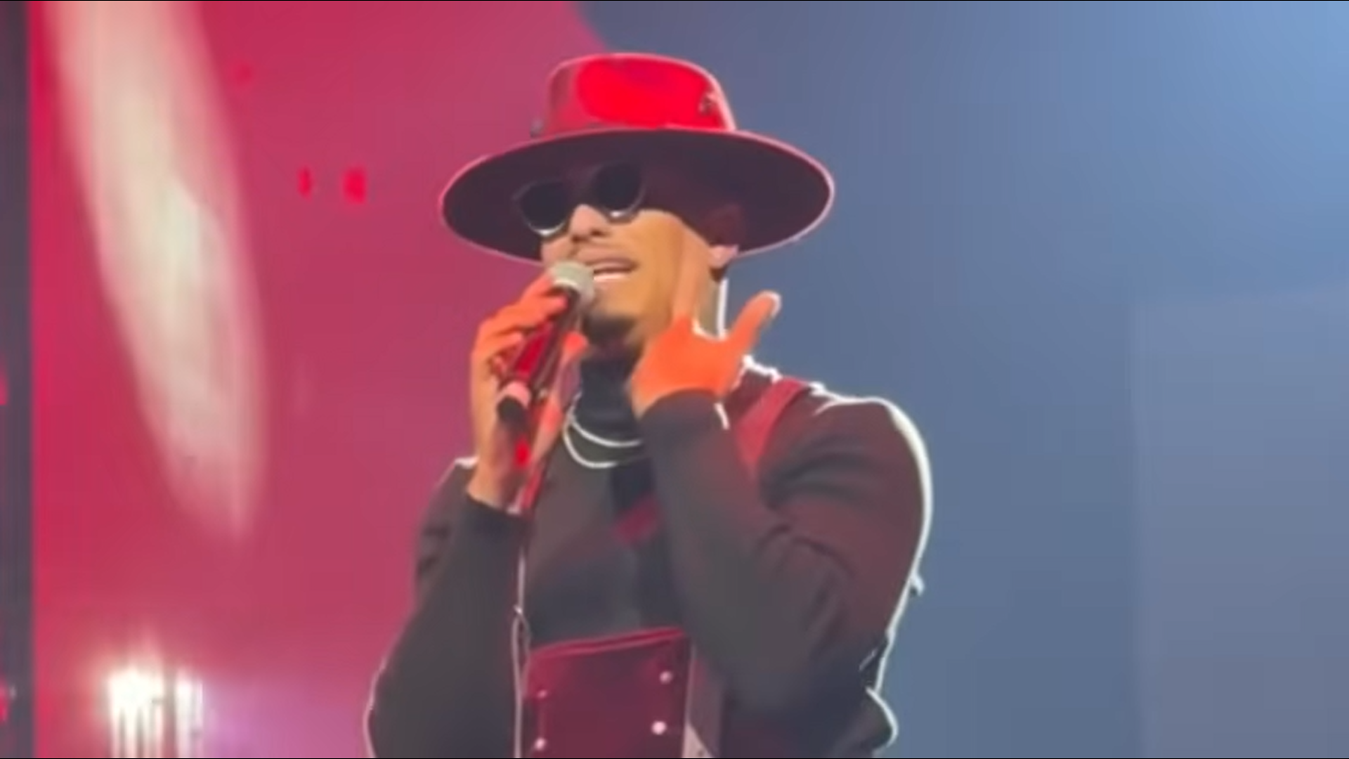Bebeshito cerró su gira “22 Caminos” con un concierto histórico en Orlando, conquistando al público con un nuevo tema y una energía arrolladora.