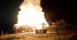 Devastador incendio reduce a cenizas el Círculo Social de La Serrana, en Morón