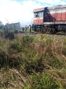 Tren La Habana–Pinar del Río colisiona con ambulancia en Candelaria