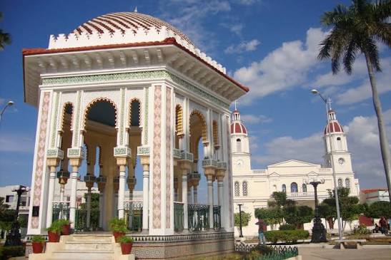 Detenida joven acusada de varias estafas telefónicas en Manzanillo 