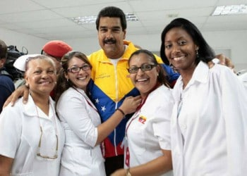 El regreso de médicos cubanos desde Venezuela tras la detención de Nicolás Maduro genera alivio