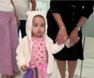 La pequeña Mía llega a Miami en busca de una oportunidad de vida tras luchar contra un cáncer agresivo