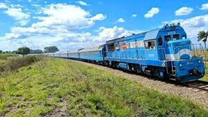 Trenes 12 y 17 circulan este domingo con sus horarios oficiales entre Santiago, La Habana y Manzanillo