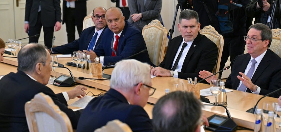 "Apagones, mentiras y Moscú": la desesperada gira de Bruno Rodríguez para salvar al régimen del colapso