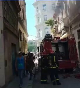 Incendio en La Habana Vieja obliga a varios residentes a evacuar