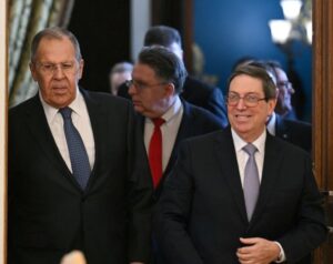 "Apagones y mentiras": la desesperada gira de Bruno Rodríguez a Rusia para salvar al régimen del colapso