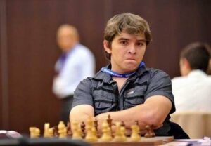 "Condenados como país": Gran Maestro Lázaro Bruzón arremete contra el sistema cubano y lo responsabiliza del "hundimiento" desde 1959