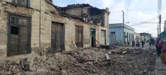 Nuevo derrumbe de 2 viviendas en Manzanillo evidencia la crisis habitacional