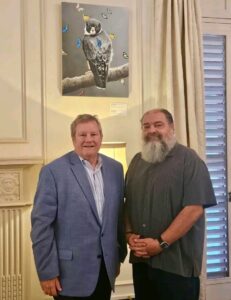 Mike Hammer se reúne con líder evangélico Norberto Quesada para canalizar ayuda humanitaria a los "cubanos de a pie" a través de iglesias