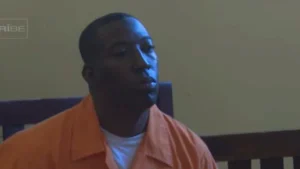 Cadena perpetua para cubano por agredir a policía en Camagüey: el régimen vincula el ataque con un pago de 600 dólares desde EE.UU.