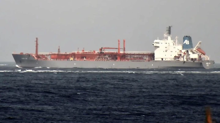 Estados Unidos flexibiliza el bloqueo petrolero y autoriza la reanudación de envíos venezolanos a Cuba