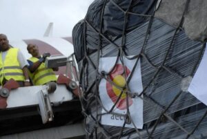 España envía un segundo cargamento de ayuda humanitaria a Cuba con alimentos y paneles solares en medio de la crisis energética