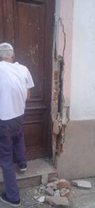 Denuncian choque de camión contra vivienda y fuga en Santiago de Cuba