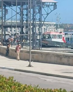 Lanchita de Regla vuelve a quedar varada en la bahía de La Habana
