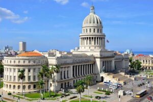 Cuba expresa disposición al diálogo con Estados Unidos en medio de tensiones diplomáticas y crisis económica