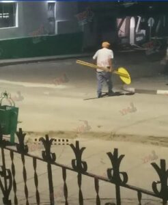 Hombre retira señal de “Pare” en San Luis sin autorización