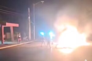 Incendian sede del PCC en Morón