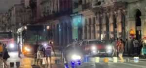 Protesta en El Cerro por apagones y falta de agua provoca bloqueo de la calzada