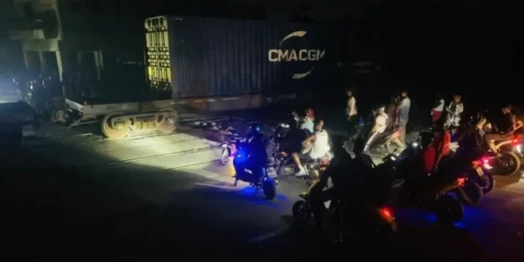 Sexta noche de ira en La Habana: vecinos detienen un tren en Lawton y las protestas se extienden por toda la capital