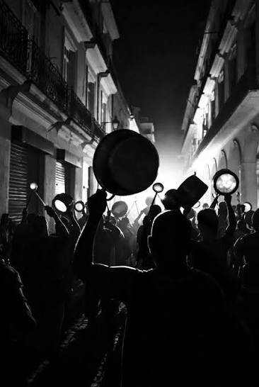 La Habana arde en la oscuridad: cacerolazos masivos en Palatino, El Vedado y otros barrios contra los apagones que asfixian a la capital