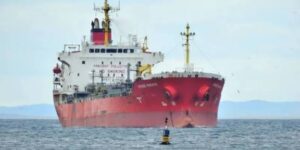 EE.UU. veta el uso de bancos cubanos en ventas de combustible para mipymes: la "apertura" llega con candado financiero