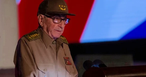"Nuevamente amenazada": Raúl Castro reactiva su discurso militar con carta al Ejército Oriental en medio de la crisis cubana