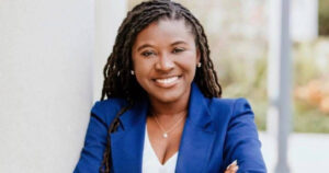 Hallan muerta en su vivienda a vicealcaldesa de Coral Springs; su esposo es acusado de asesinato