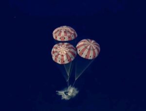 Artemis II regresa a la Tierra con éxito tras histórica misión alrededor de la Luna