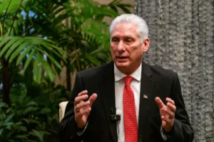 Díaz-Canel amenaza con "guerra de guerrillas" si Trump ordena una intervención militar en Cuba