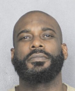 Hallan muerta en su vivienda a vicealcaldesa de Coral Springs; su esposo es acusado de asesinato