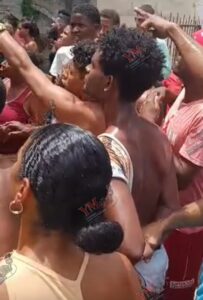 Vecinos capturan y golpean a presunto ladrón en el reparto Veguita de Galo, Santiago de Cuba