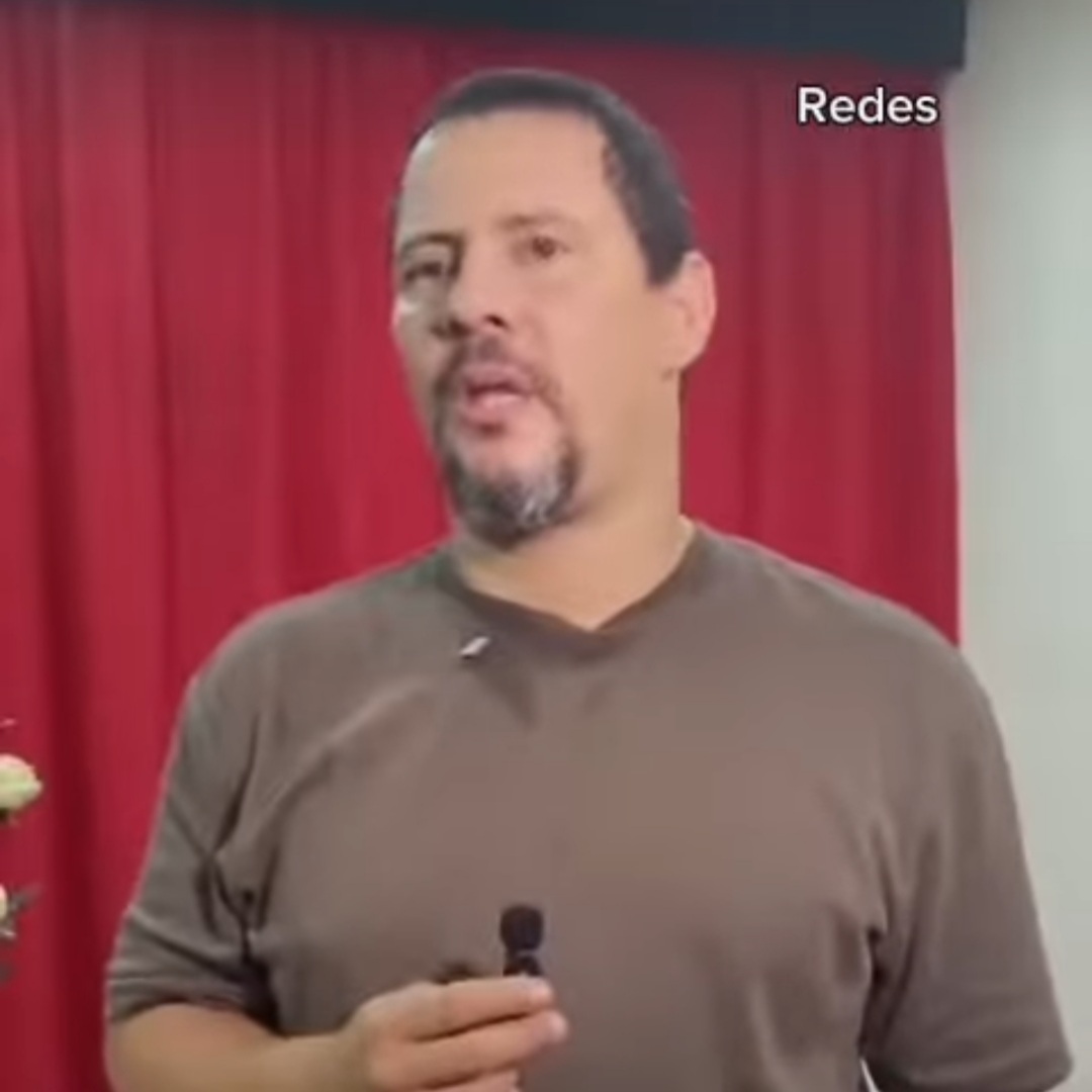 El líder de Buena Fe describe la realidad de los músicos cubanos: entre apagones, EcoFlow y grabaciones truncadas