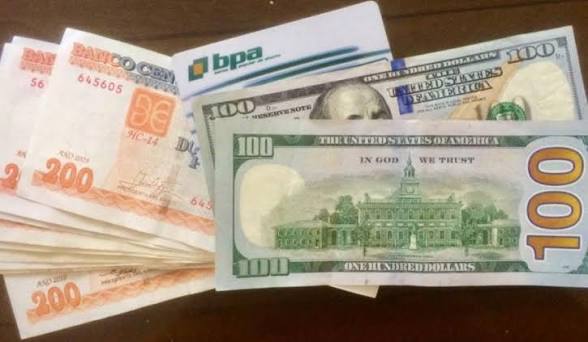 "Nos obligan a perder el dinero": el Banco Popular de Ahorro admite que no tiene dólares y justifica la crisis con la baja disponibilidad de MLC