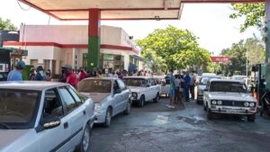 Escasez de gasolina en Cuba: Ladrones perforan tanques de autos en La Habana