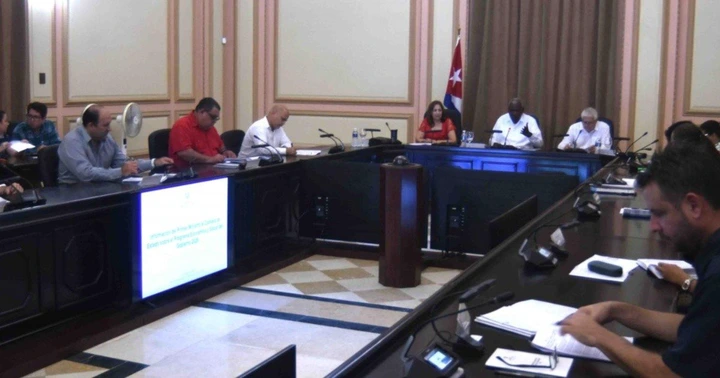 "El plan es evaluar, no resolver": Consejo de Estado oficializa otro programa económico mientras Cuba se apaga y el hambre crece
