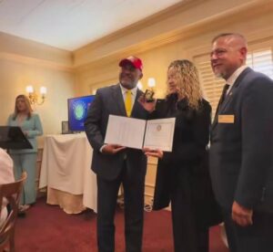 Influencer cubana Flor de Cuba recibe prestigioso reconocimiento en Estados Unidos