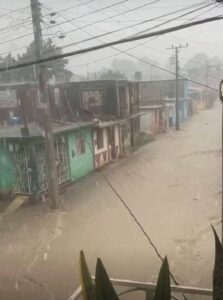 Intensas lluvias provocaron inundaciones en Manzanillo, Granma: reportan nube de embudo y daños en varias zonas