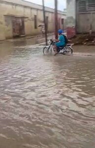 Intensas lluvias provocaron inundaciones en Manzanillo, Granma: reportan nube de embudo y daños en varias zonas
