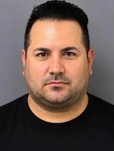 Detenidos 2 individuos por presunto robo de combustible con método sofisticado en Palm Beach, Florida